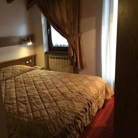 Albergo Garni Martina Carisolo Camera foto