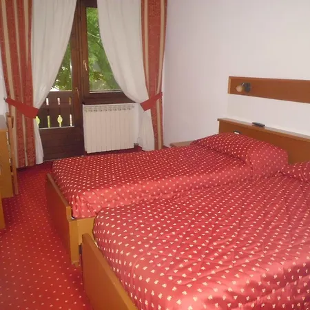 Albergo Garni Martina Carisolo Esterno foto