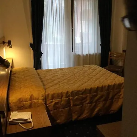 Albergo Garni Martina Carisolo Camera foto