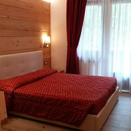 Albergo Garni Martina Carisolo Esterno foto