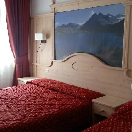 Albergo Garni Martina Carisolo Esterno foto